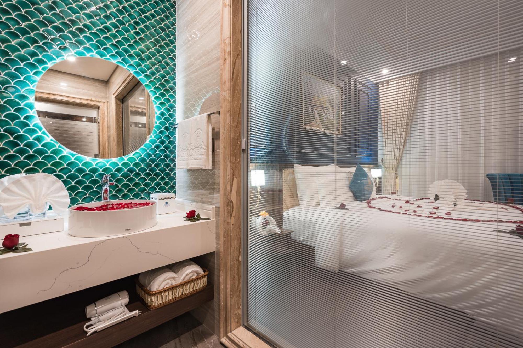 Grand Fleuve Boutique Ha Long